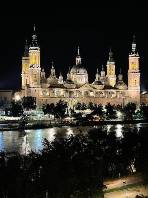 Apartamento Con Vistas Al Pilar Con Aparcamiento Privado Zaragoza Exterior photo