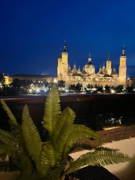 Apartamento Con Vistas Al Pilar Con Aparcamiento Privado Zaragoza Exterior photo